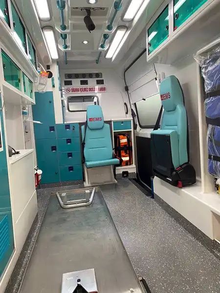 Apeiron-DC-M1-ambulance-seats-022