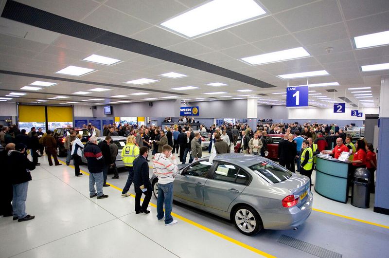 Twój przewodnik po wysyłce samochodu ciężarowego z USA do Polski